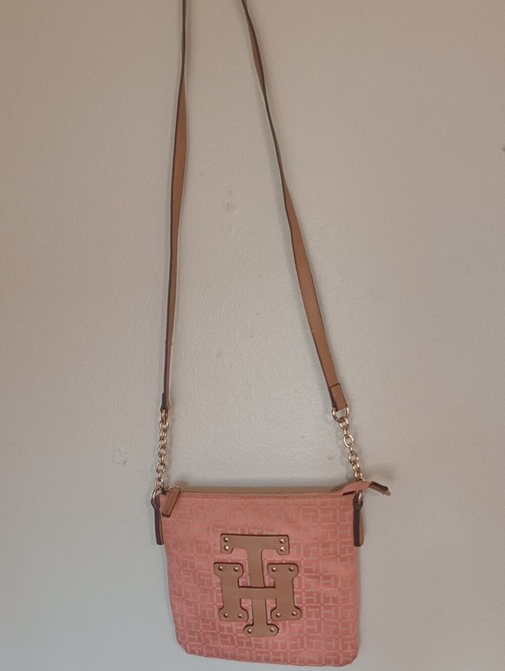 Tommy Hilfiger Pink Crossbody with Gold-Tone Logo Plate Classic Y2K Preppy
